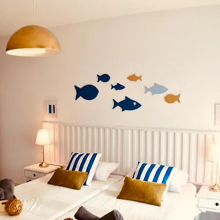 The Blue Fish, Central And 2 Min To The Beach