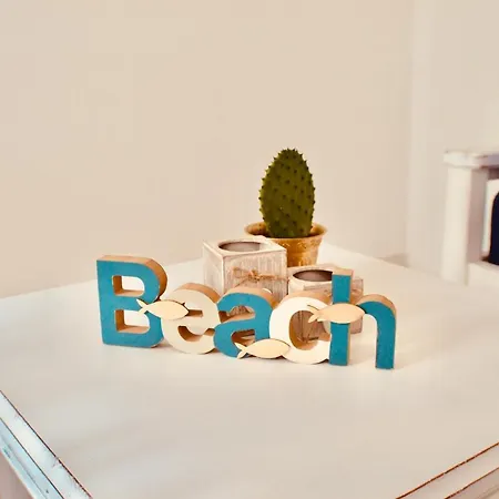 The Blue Fish, Central And 2 Min To The Beach Apartment